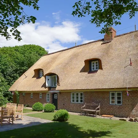 Reethof Puk Holiday home *
